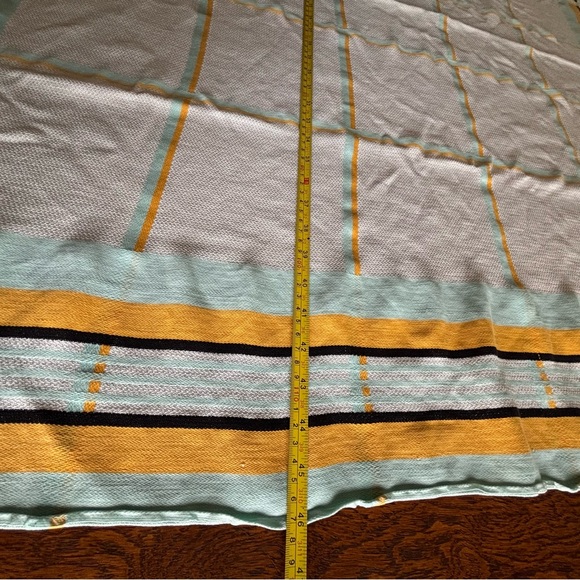 Table Linen in Aqua and Yellow - Picture 5 of 7